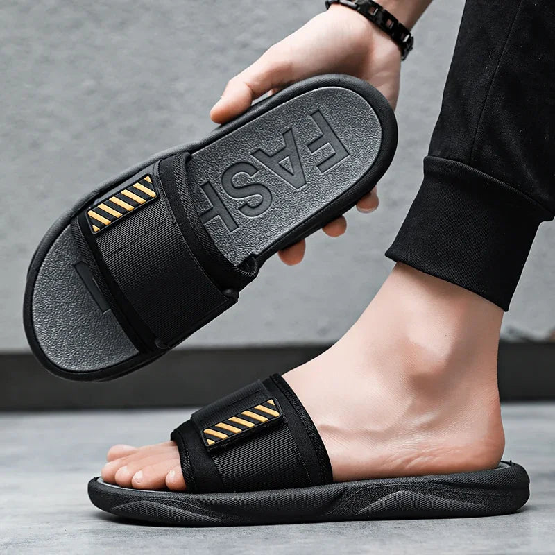High Quality Brand New Men Casual Slippers Sandals Outdoor Beach Shoes Clogs Designer EVA Soft Bottom Summer Men Home Slippers