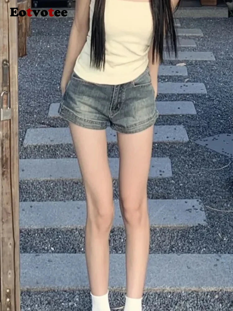 EOTVOTEE Retro High Waist Straight Simple Denim Shorts Y2 Fashion 2025 New High Street Slimming Versatile Button Zipper Shorts