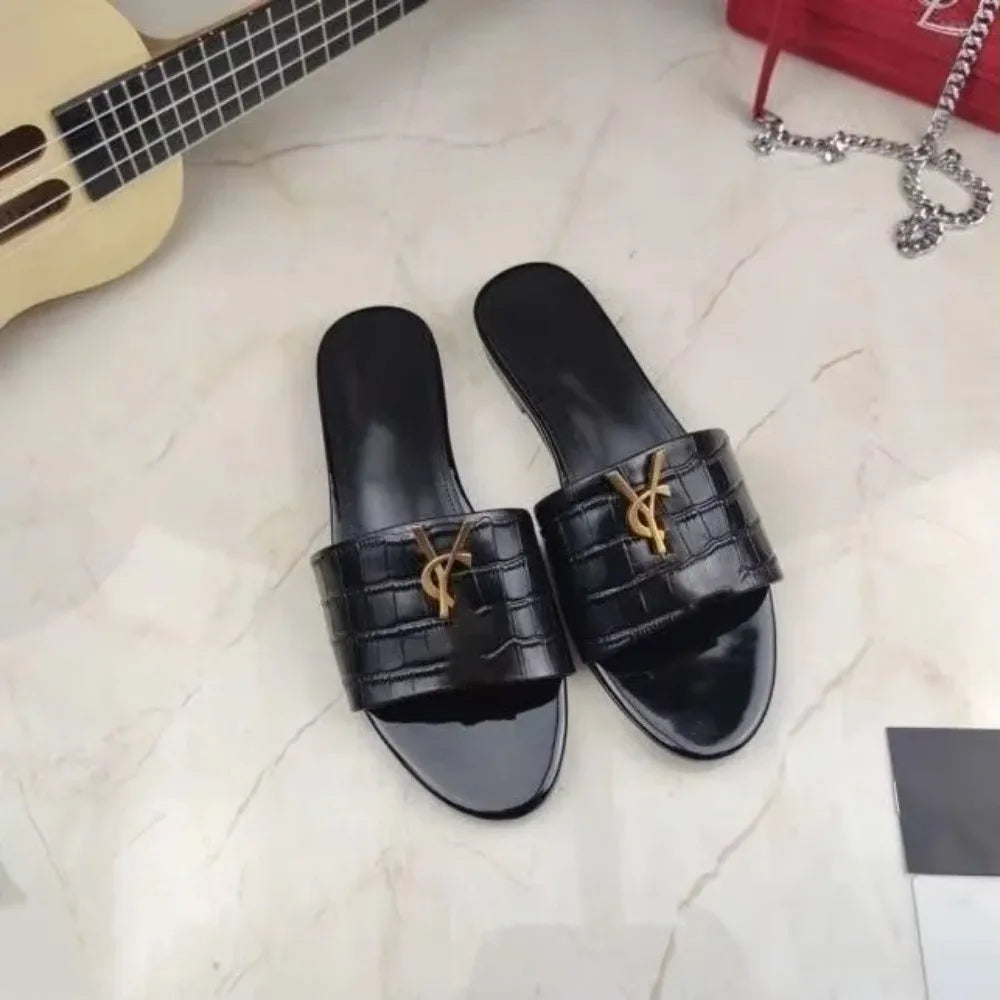 New Internet Celebrity Embroidered Slippers for Women Wearing Sheepskin Printed Alphabet Beach Leisure Internet Celebrity