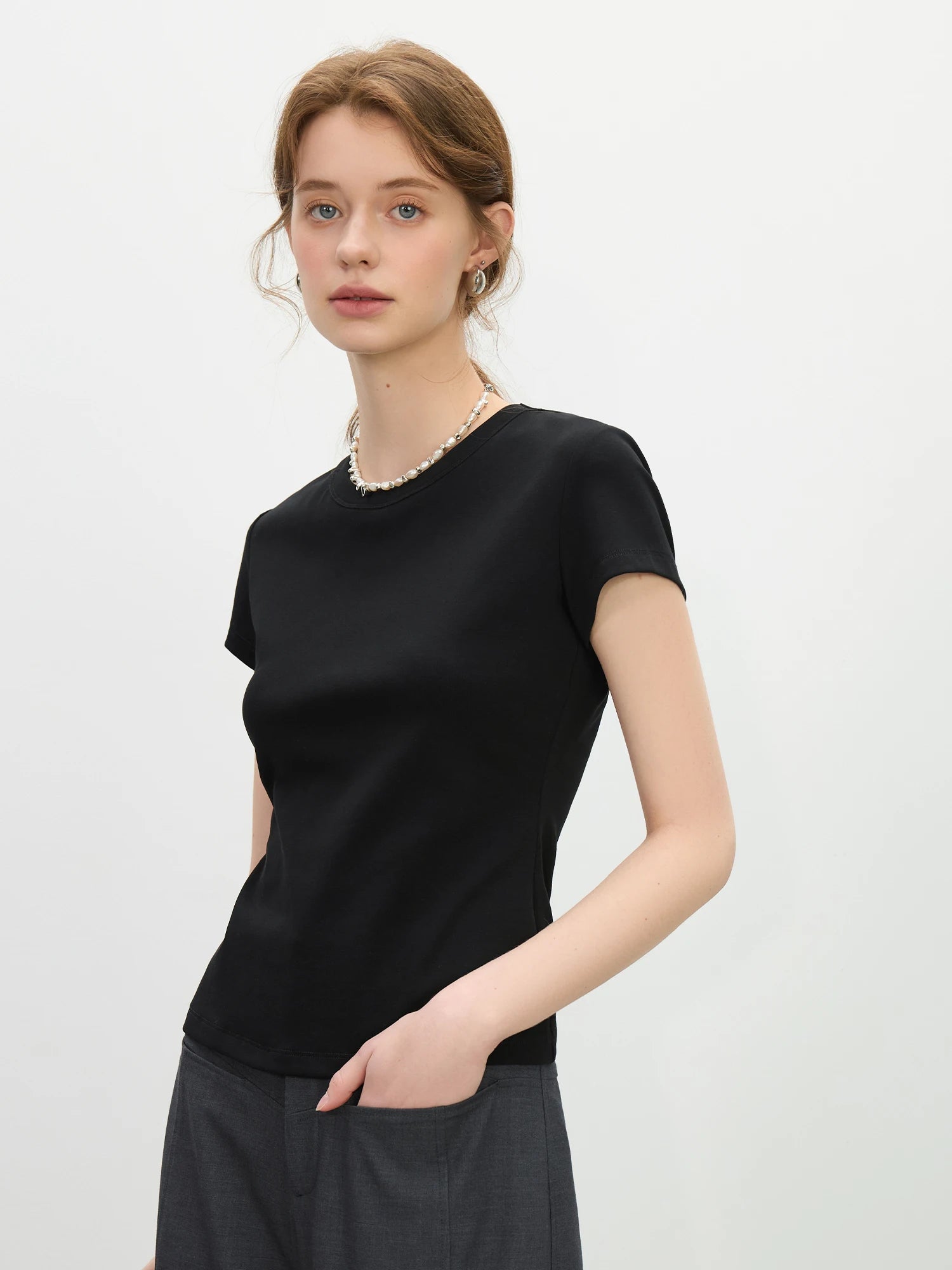 FSLE MInimalism Style Pink Straight Shoulder Short-sleeved T-shirt for Women 2025 Summer New Slim Fit Round Neck Top 25FS12113