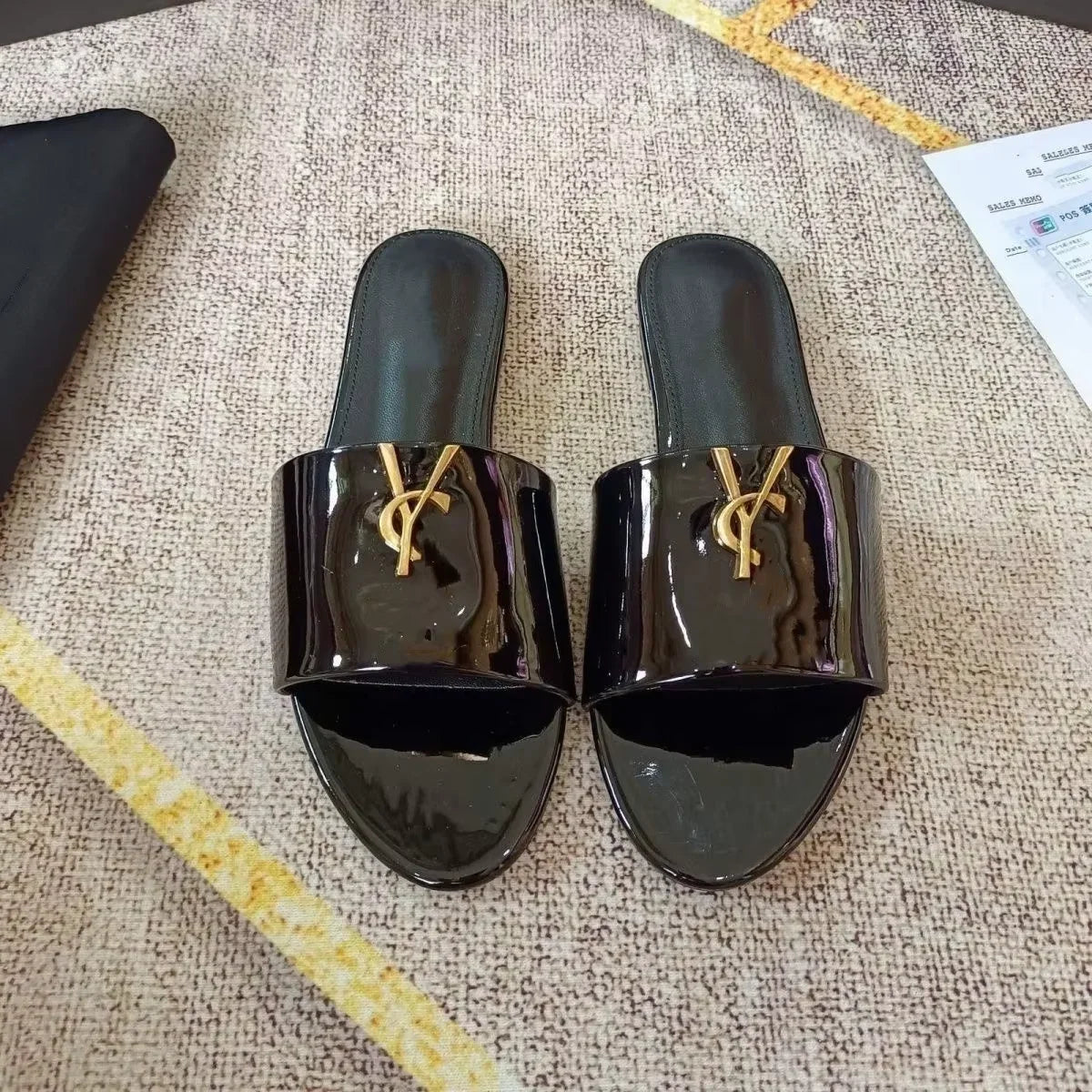 New Internet Celebrity Embroidered Slippers for Women Wearing Sheepskin Printed Alphabet Beach Leisure Internet Celebrity