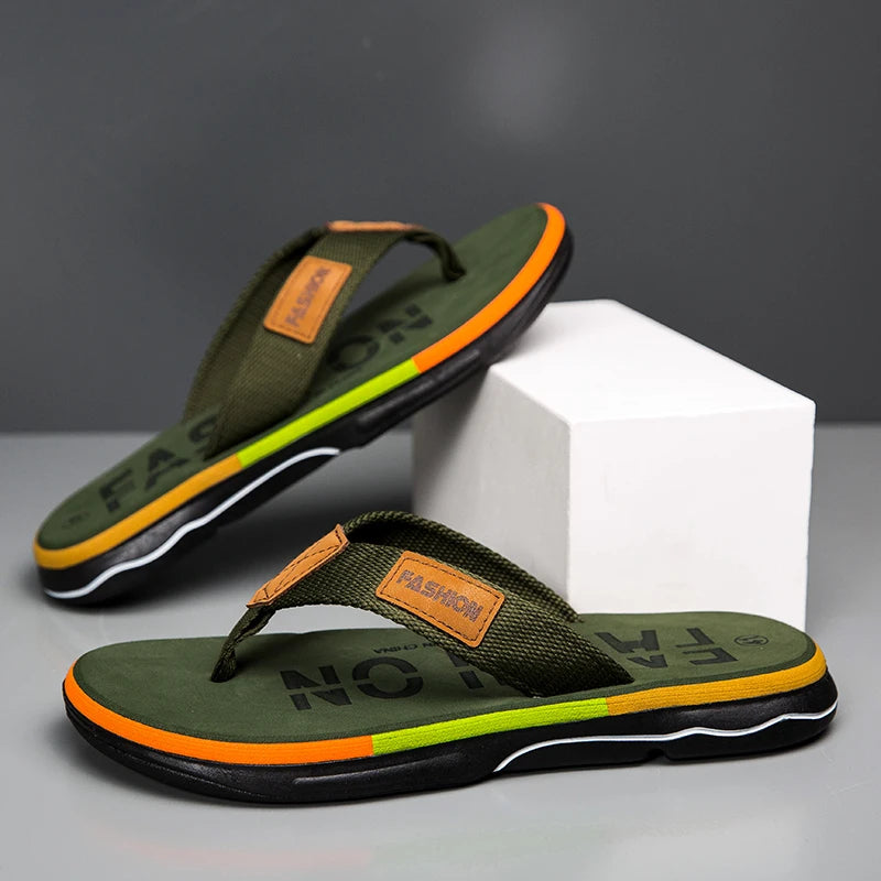 Hot Sale Men's Summer Flip-Flops Comfortable Non-Slip Black Man Slippers Outdoor Beach Slides Men Flat Slippers pantuflas hombre