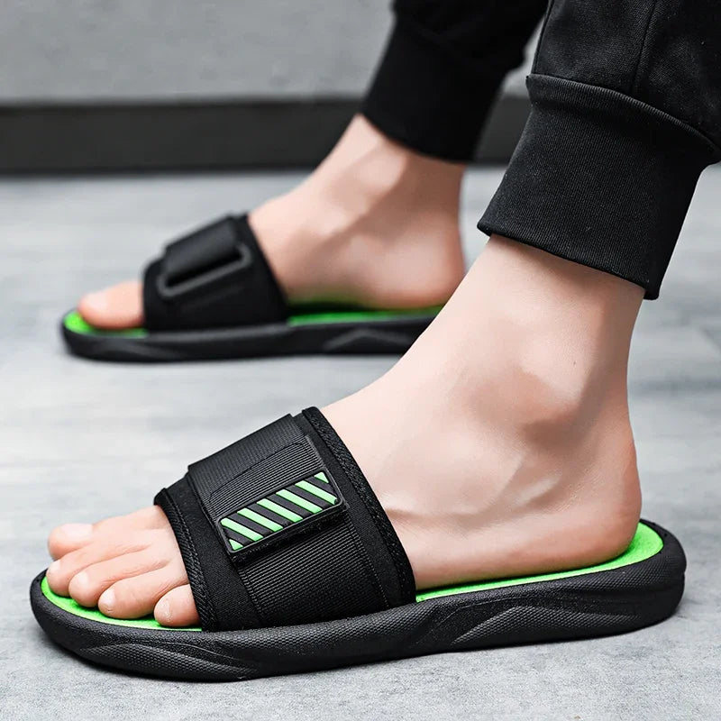 High Quality Brand New Men Casual Slippers Sandals Outdoor Beach Shoes Clogs Designer EVA Soft Bottom Summer Men Home Slippers