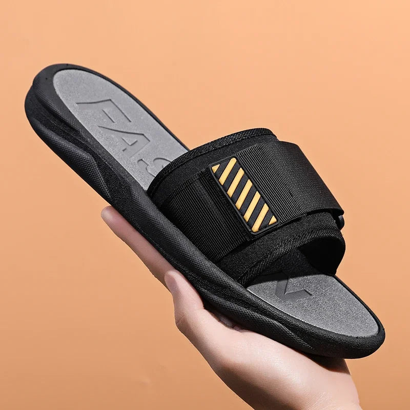 High Quality Brand New Men Casual Slippers Sandals Outdoor Beach Shoes Clogs Designer EVA Soft Bottom Summer Men Home Slippers
