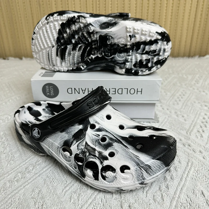 Summer Couple Clog Shoes Fashion Sandals Waterproof Slippers Men Shoes Outdoor Soft Sole Shoes Clogs EVA Beach Home Slipper