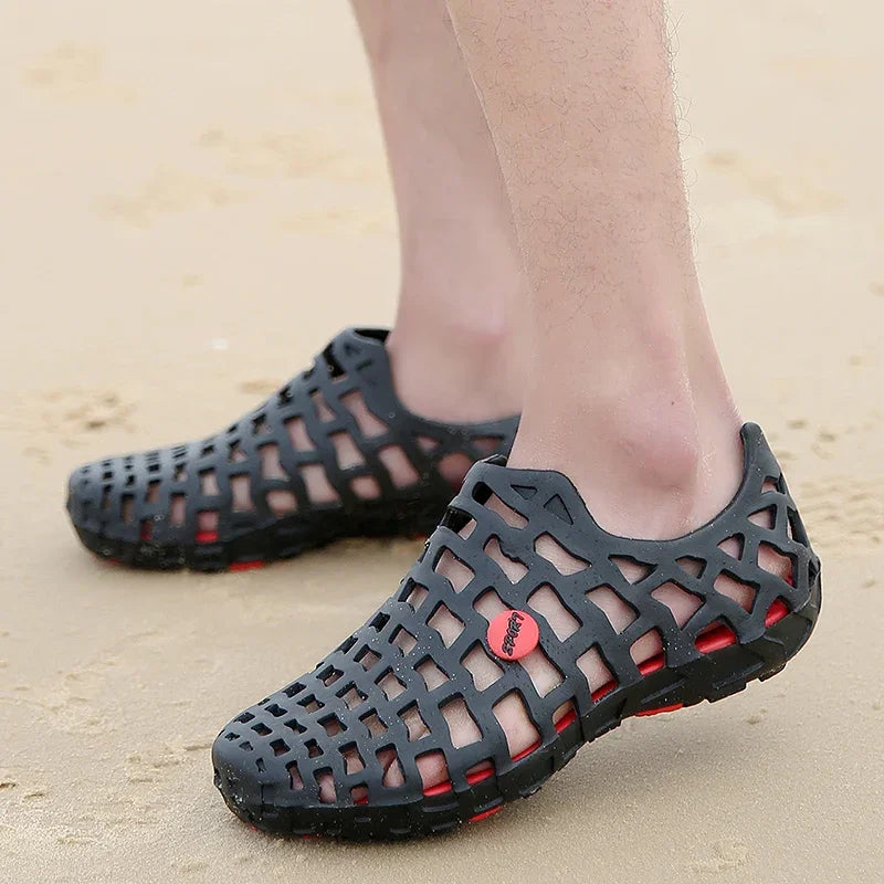 New Summer Water Shoes Men Breathble Hollow Beach Sandals Upstream Aqua Shoes Women Quick Dry River Sea Slippers Diving Swimming