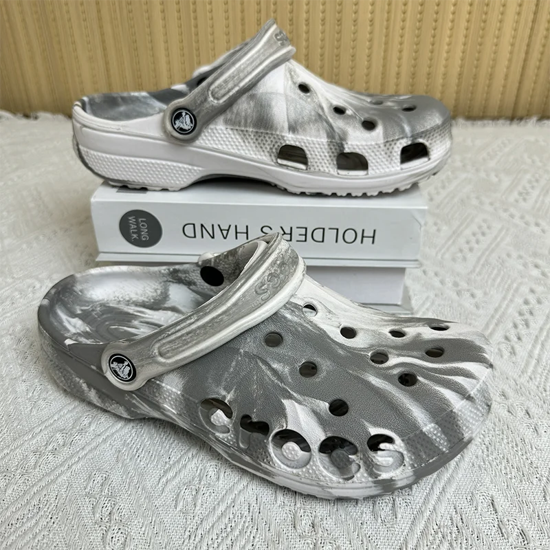 Summer Couple Clog Shoes Fashion Sandals Waterproof Slippers Men Shoes Outdoor Soft Sole Shoes Clogs EVA Beach Home Slipper